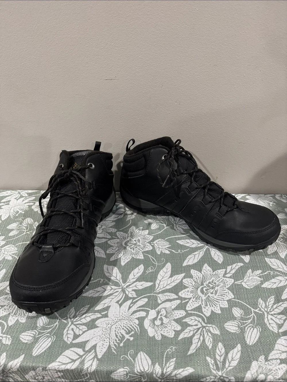 Columbia Men's Black All-Terrain Hiking Shoes (Size: 11)